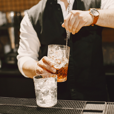 Barkeeper - Hotel - Gastro - Personalvermittlung von qualifizierten Fach- und Hilfskräften aus Osteuropa für Bars und Restaurants