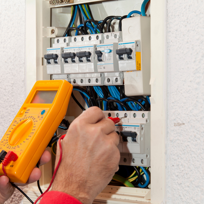 Elektroinstallateur - Personalvermittlung von Elektro-Fachkräften - qualifizierte Arbeitskräfte aus Osteuropa